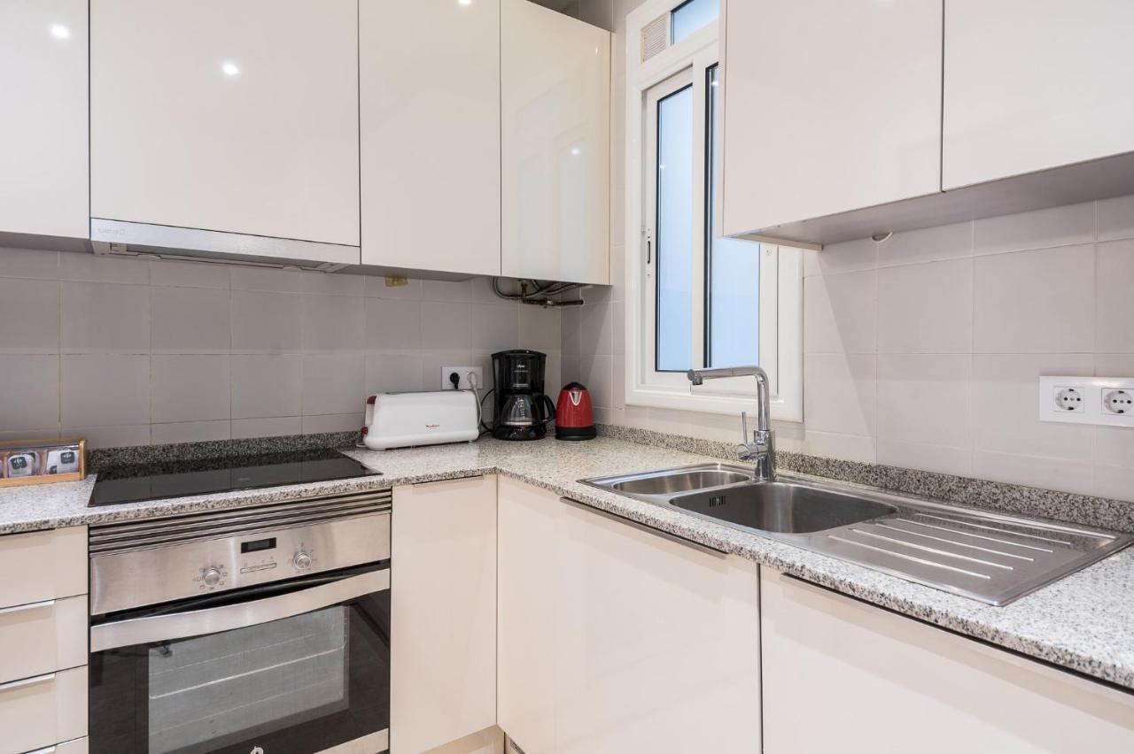 Spacious 3 Bed Apt In The Heart Of Sant Antoni Barcelona Luaran gambar
