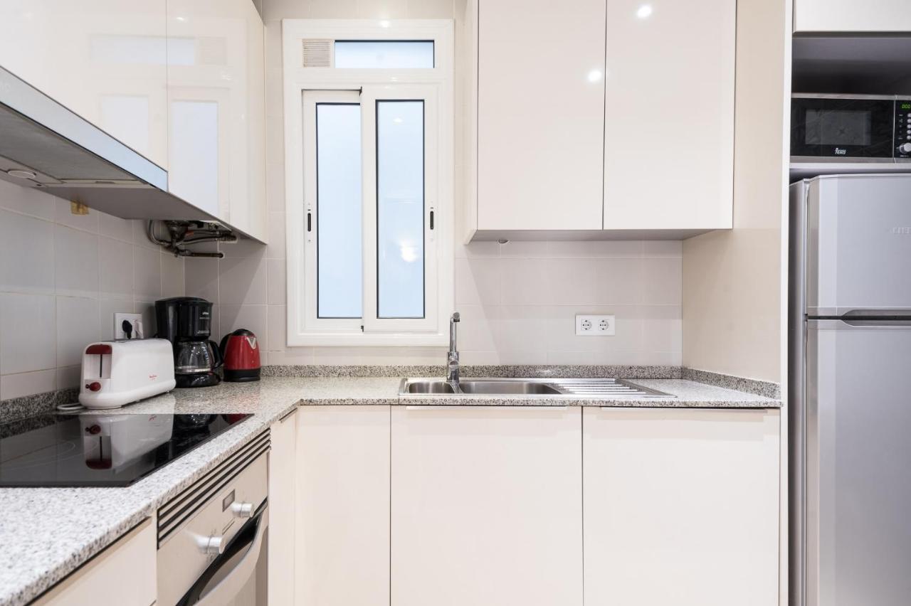 Spacious 3 Bed Apt In The Heart Of Sant Antoni Barcelona Luaran gambar